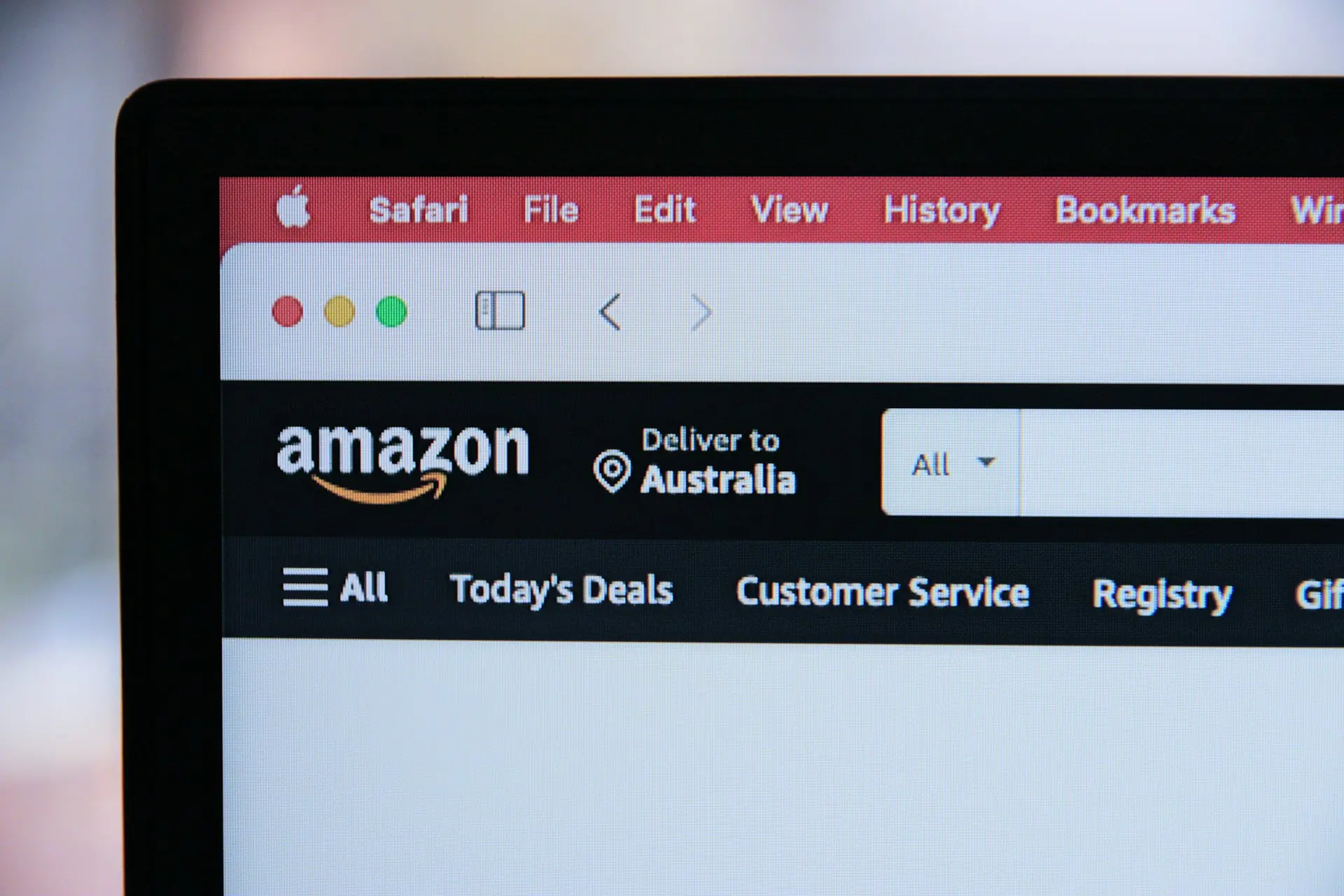 uno schermo del computer con il logo di amazon sopra